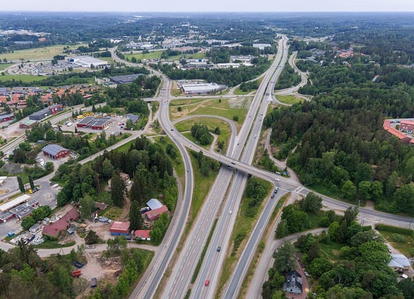 Collision on Ring Road III at Sundsberg junction causes traffic disruption